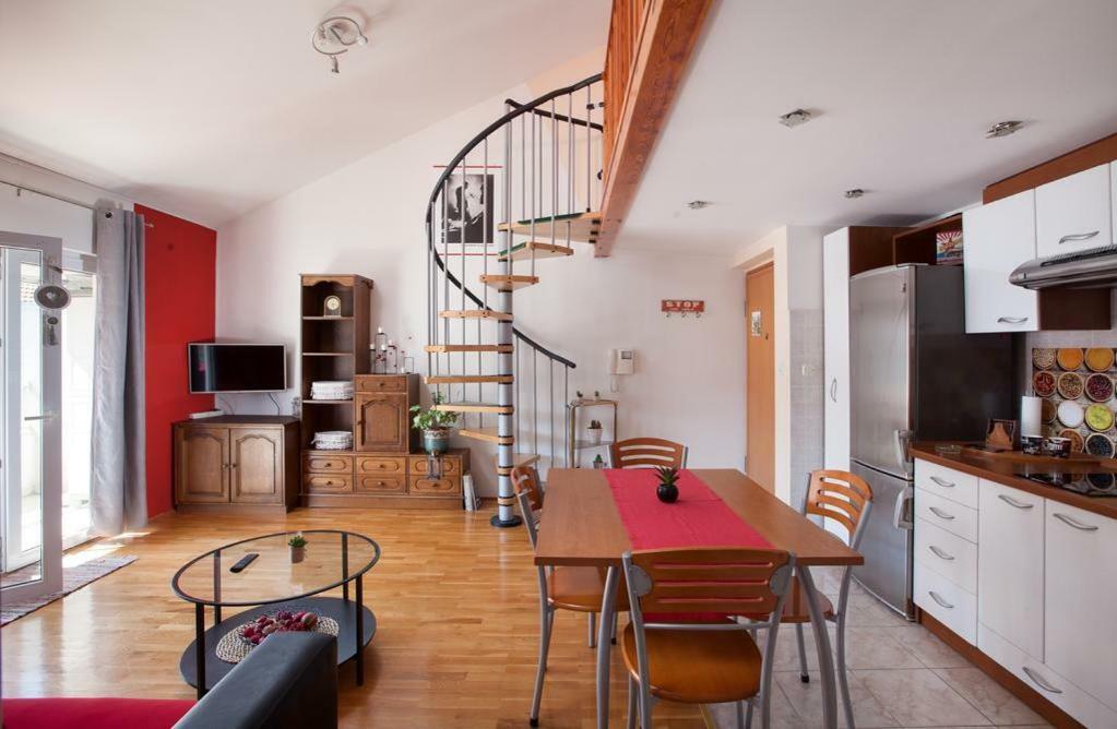 Litorian Makarska Apartment Bagian luar foto