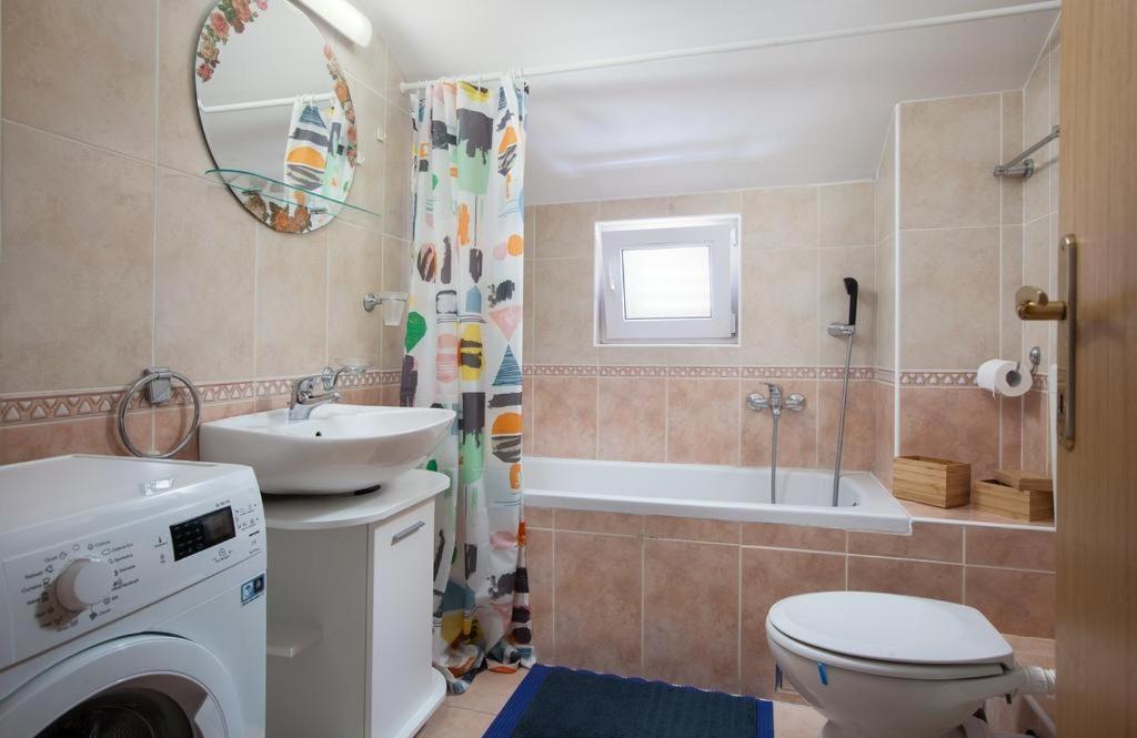Litorian Makarska Apartment Bagian luar foto